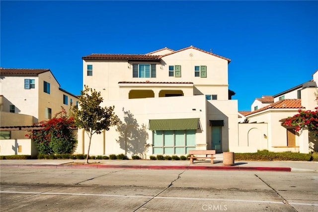 view of mediterranean / spanish-style house