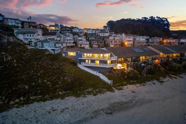 view of aerial view at dusk