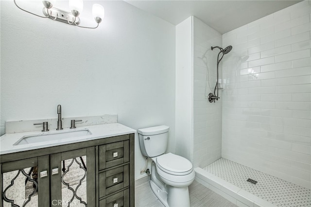 981 N Thorne Ave, Fresno, CA 93728 - full bath featuring tiled shower and vanity