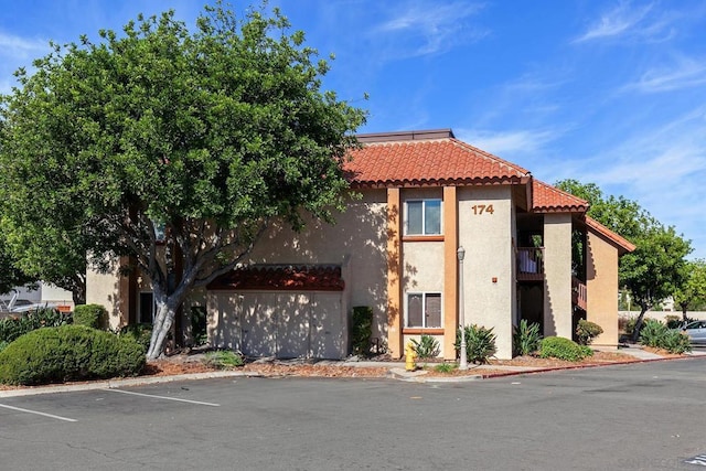 view of front of property featuring a garage