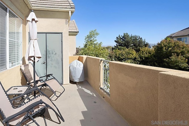 balcony with a grill