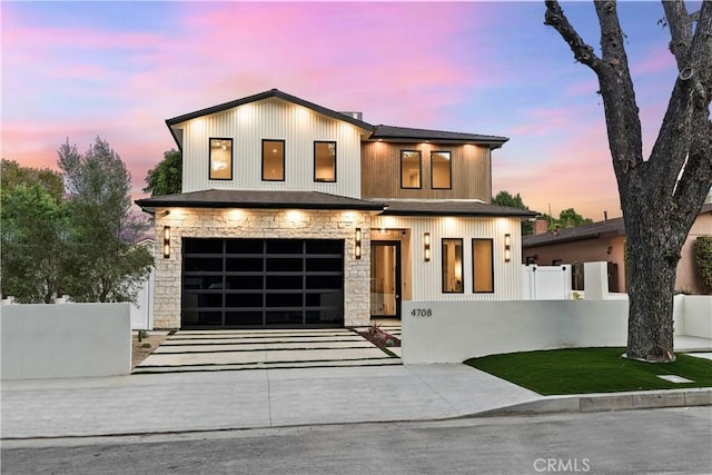 view of front facade featuring a garage