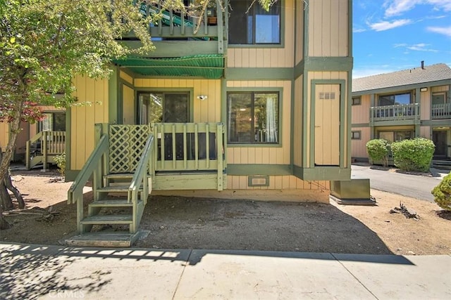 760 Blue Jay Rd Unit 10, Big Bear Lake, CA 92315 - rear view of house featuring a balcony