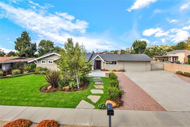 single story home with a front yard