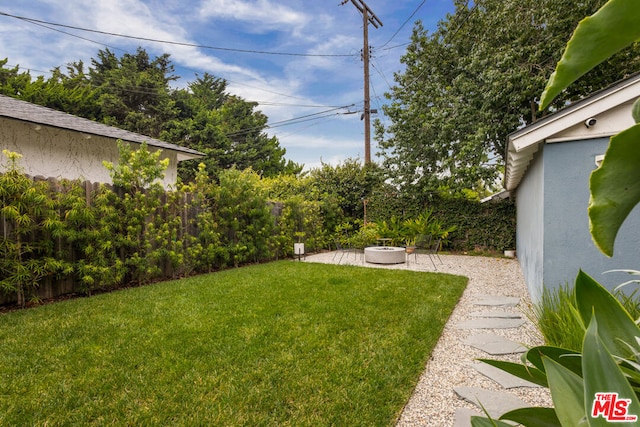 view of yard with a patio