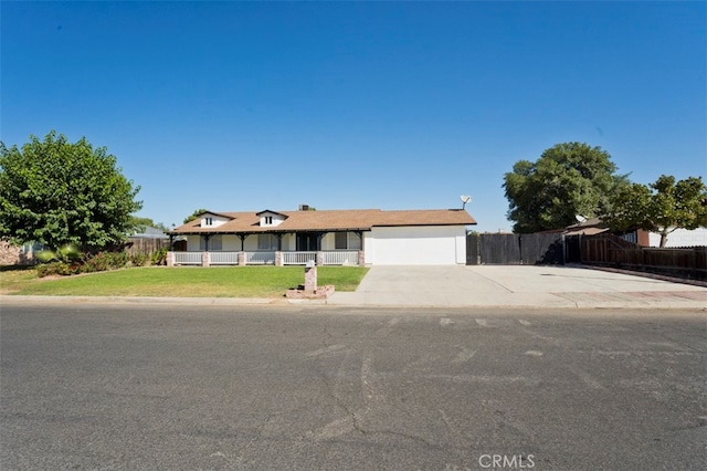 single story home featuring a front yard