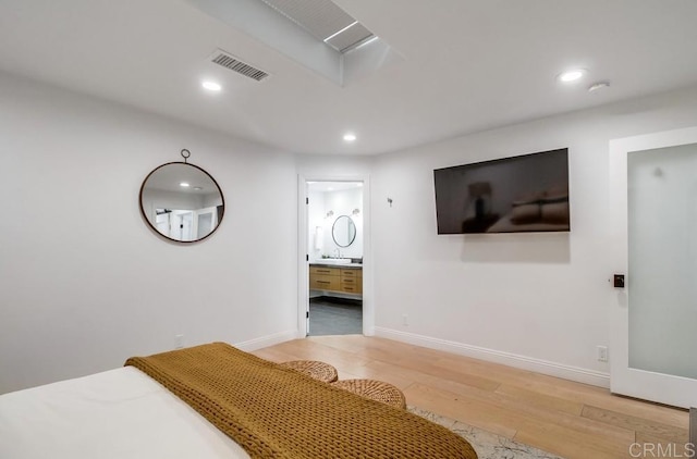 51 Catspaw, Coronado, CA 92118 - bedroom featuring connected bathroom, light wood finished floors, baseboards, visible vents, and recessed lighting
