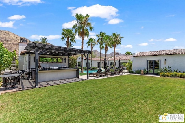 view of yard with a patio and a pergola