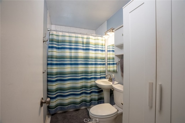 13503 Fidler Ave, Bellflower, CA 90706 - full bathroom with a shower with curtain