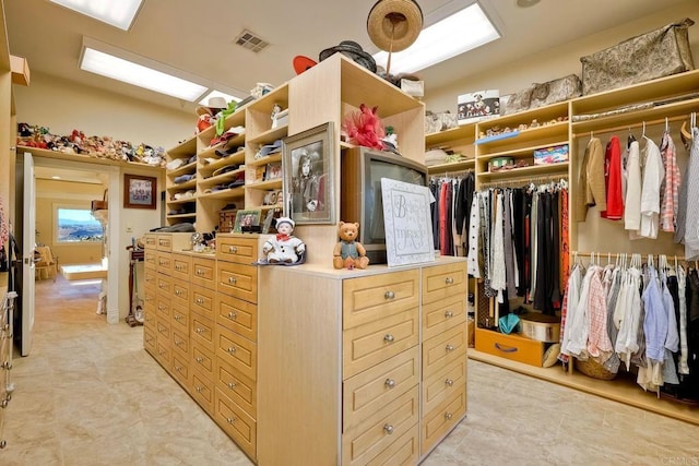 31350 Lake Vista Cir, Bonsall, CA 92003 - view of spacious closet