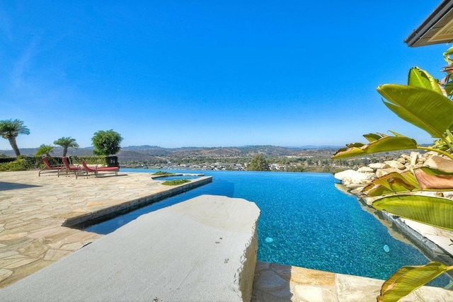 31350 Lake Vista Cir, Bonsall, CA 92003 - view of swimming pool featuring a patio area