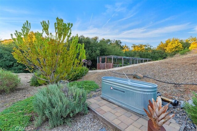45600 La Cruz Dr, Temecula, CA 92590 - view of yard