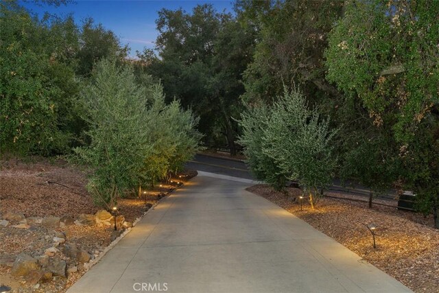 45600 La Cruz Dr, Temecula, CA 92590 - view of concrete street