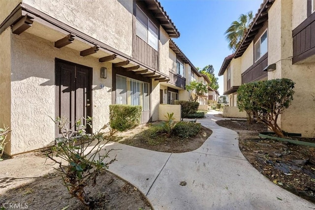 view of home's community featuring a residential view