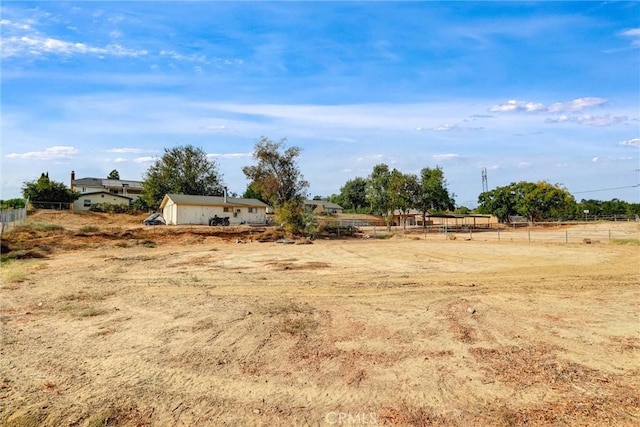 view of yard featuring a rural view