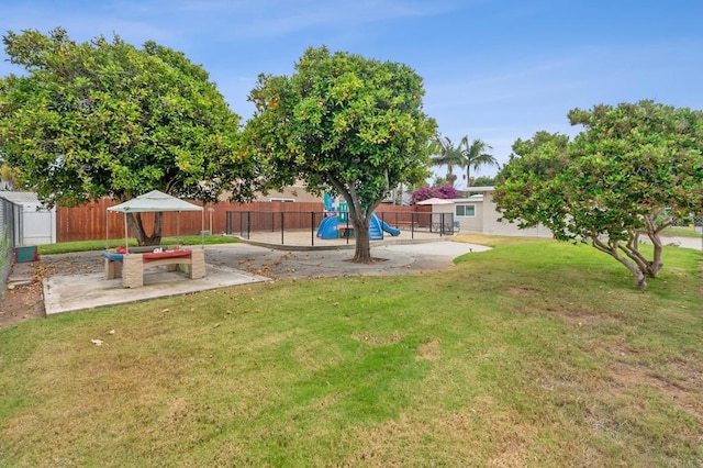 view of yard with a patio area