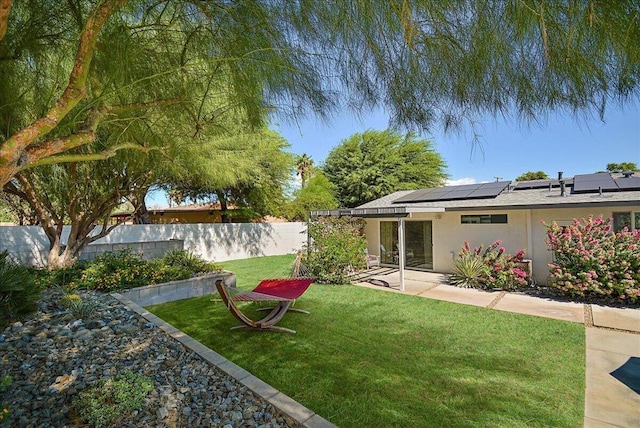 view of yard with a patio