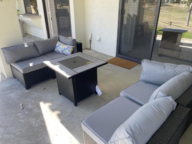 view of patio featuring an outdoor hangout area