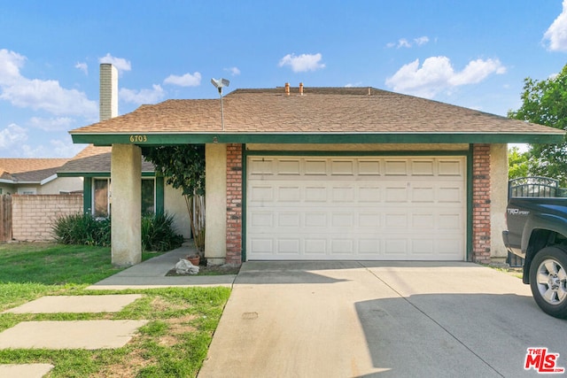 view of front of house featuring a garage