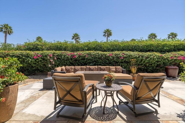 view of patio featuring an outdoor hangout area