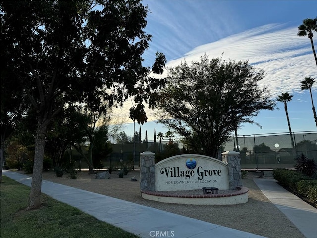 view of community / neighborhood sign