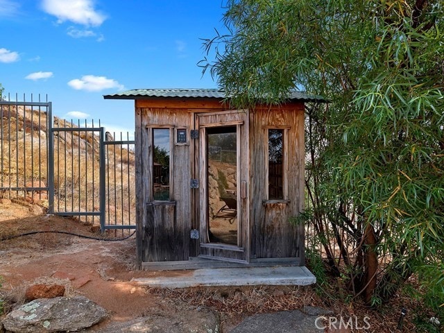 view of outdoor structure