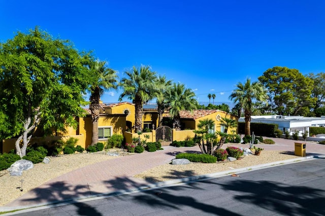 view of mediterranean / spanish-style home