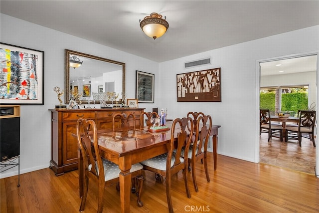 4614 La Subida Pl, Tarzana, CA 91356 - dining area with light wood-style flooring