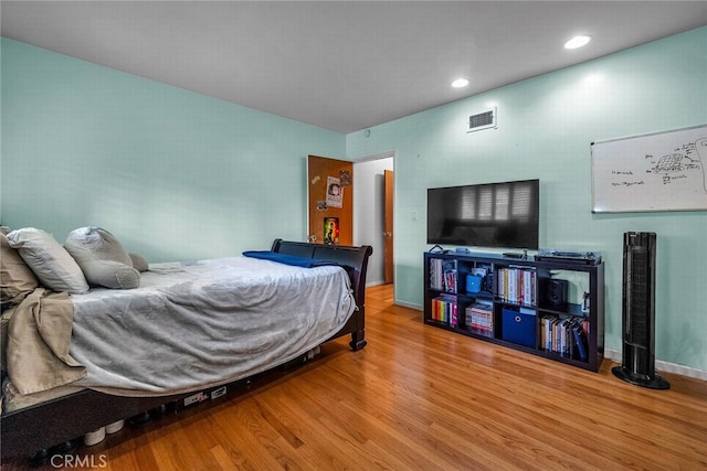 4614 La Subida Pl, Tarzana, CA 91356 - bedroom featuring wood finished floors and recessed lighting