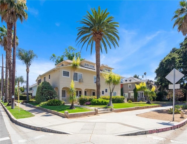 view of mediterranean / spanish-style home