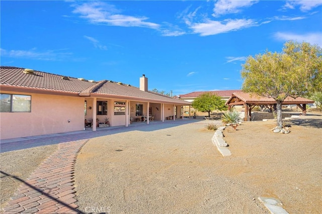 view of front of property