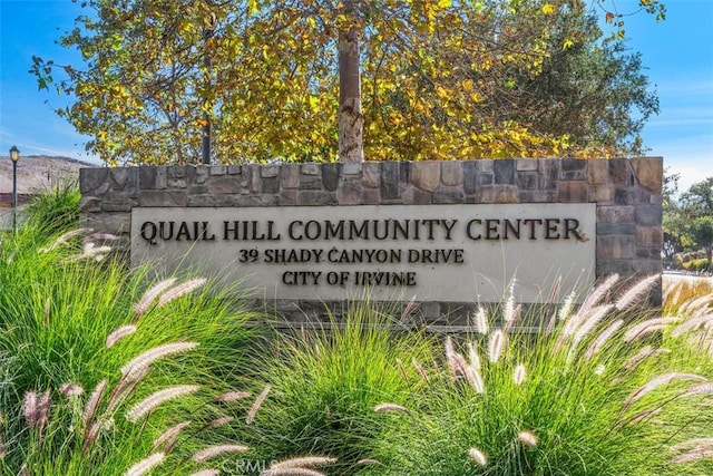 view of community / neighborhood sign