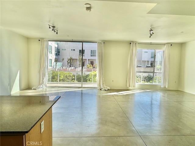 Listing photo 2 for 285 W 6th St Unit 312, San Pedro CA 90731