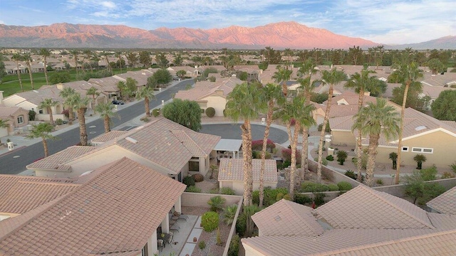 bird's eye view featuring a mountain view