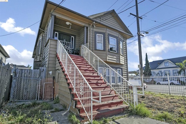 view of front facade