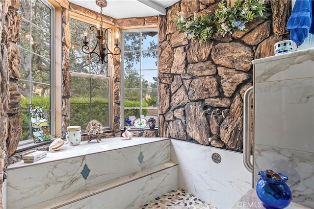 bathroom featuring tile walls