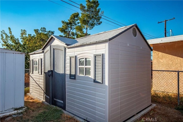 view of outbuilding