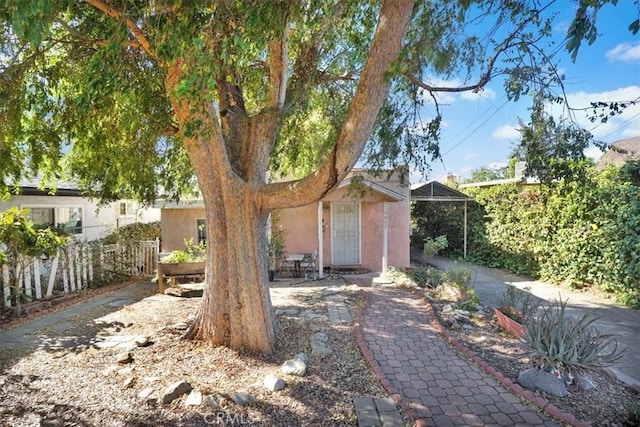 view of yard featuring a lanai