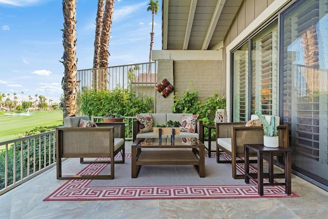 balcony featuring an outdoor hangout area