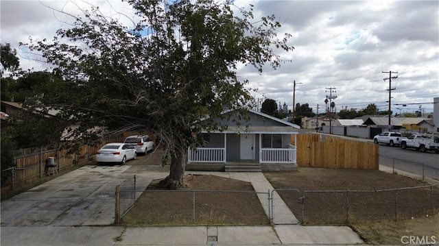 view of front of house with a porch