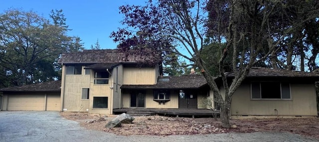 view of front of house with a garage