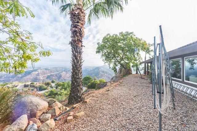 view of yard with a mountain view