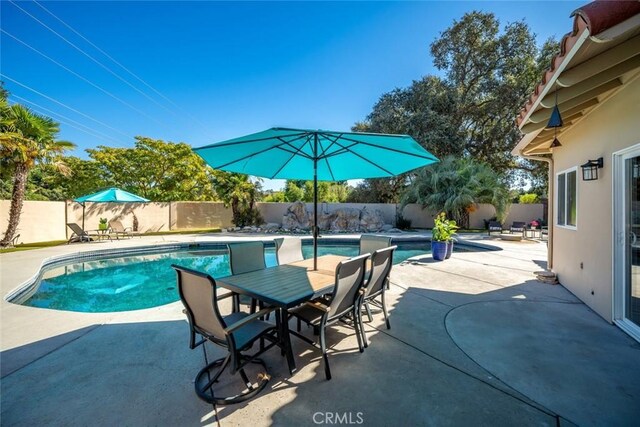 8865 San Gabriel Rd, Atascadero, CA 93422 - view of swimming pool with a fenced backyard and a patio