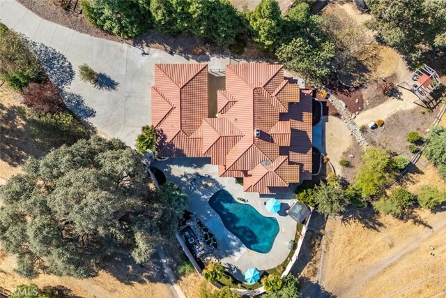 8865 San Gabriel Rd, Atascadero, CA 93422 - aerial view of property and surrounding area featuring a pool