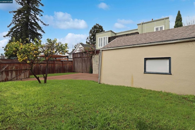 view of yard with a patio