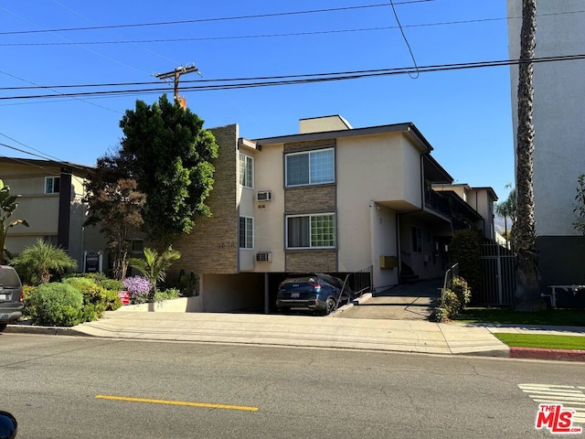 view of front of house