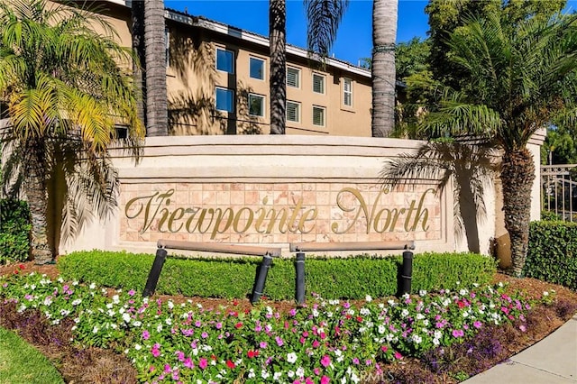 view of community / neighborhood sign