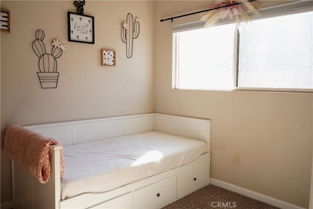 bedroom with carpet flooring