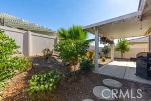 view of yard with a patio