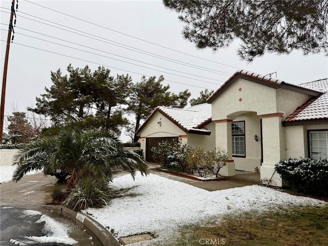 view of front facade with a garage